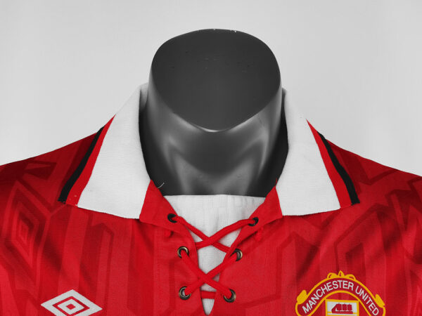 Camiseta Manchester United 1994/96 Local Retro - vista lateral izquierda