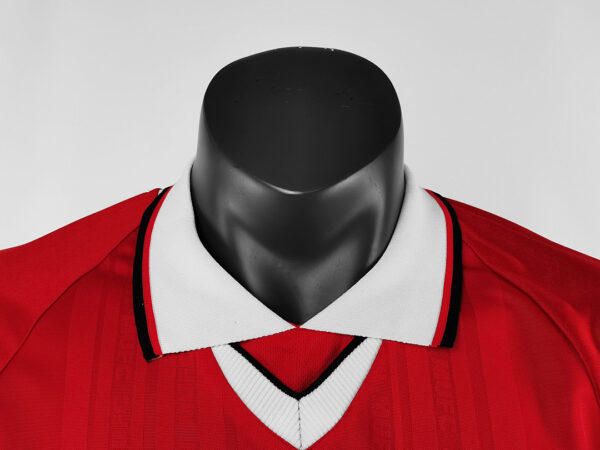Camiseta Manchester United 1999 Retro Local - detalle