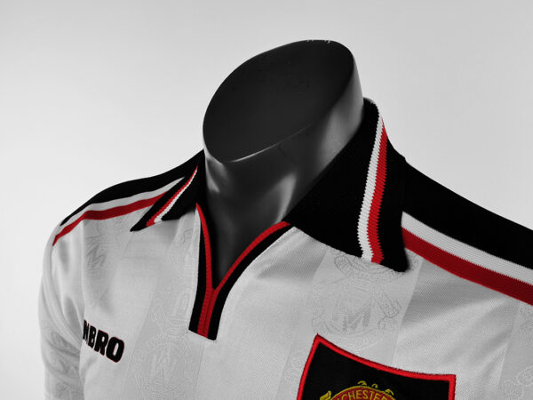 Camiseta Manchester United 1994/1996 Retro Local - detalle dobladillo