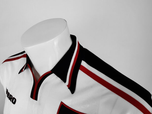 Camiseta Manchester United 1994/95 Retro Visita Manga Larga - detalle logo Umbro