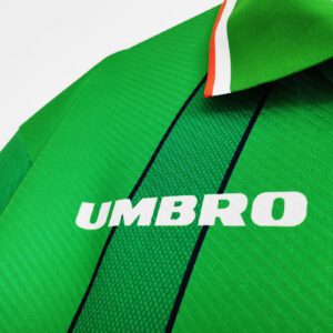 Camiseta Irlanda 1994/1996 Retro Local - detalle del hombro y patrón