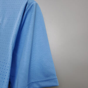 Camiseta Manchester City 2000 Retro Local - primer plano del escudo