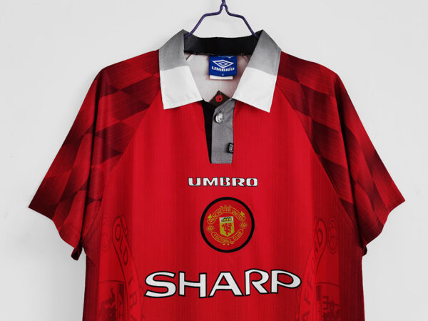 Camiseta Manchester United 2006/07 Retro Local - detalle placket