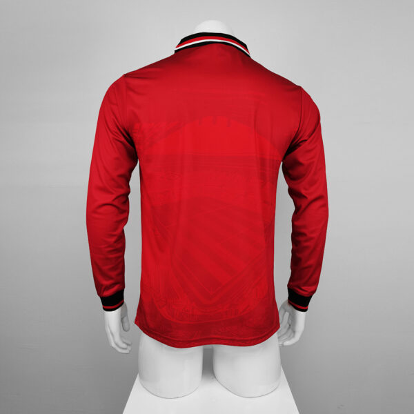 Camiseta Manchester United 1999 Retro Local Manga Larga - detalle dobladillo