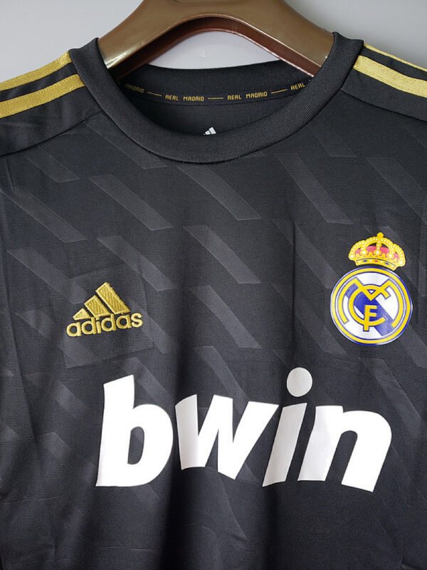 Camiseta Real Madrid 2010/11 Visita Manga Larga - vista inferior del dobladillo y ajuste