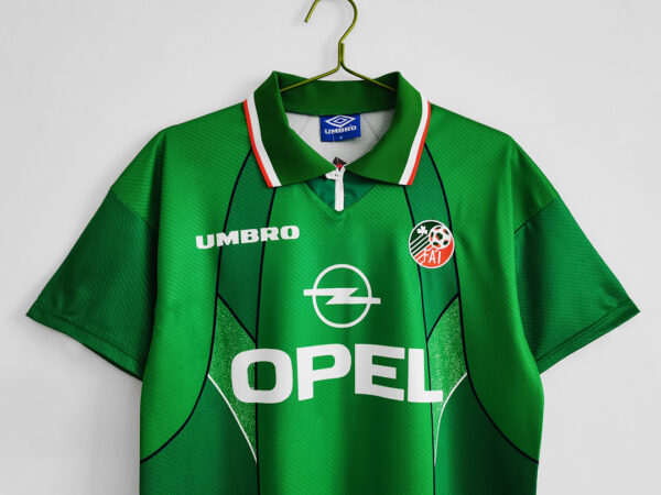 Camiseta Irlanda 1994/1996 Retro Local - detalle del diseño en el lateral