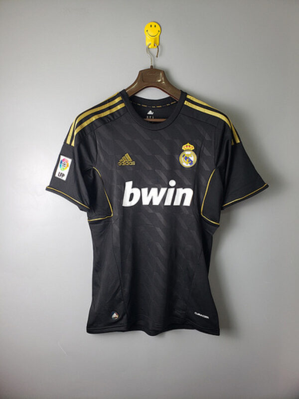 Camiseta Real Madrid 2011/2012 Retro - detalle