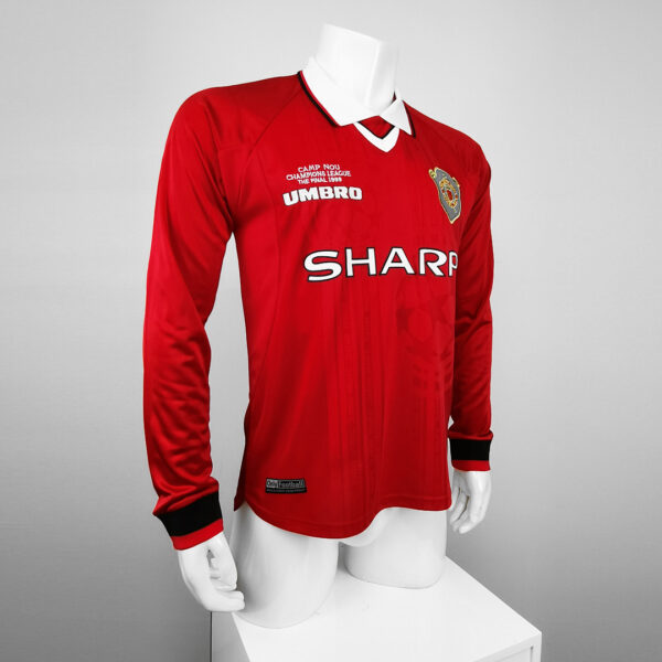 Camiseta Manchester United 1999 Retro Local Manga Larga - detalle