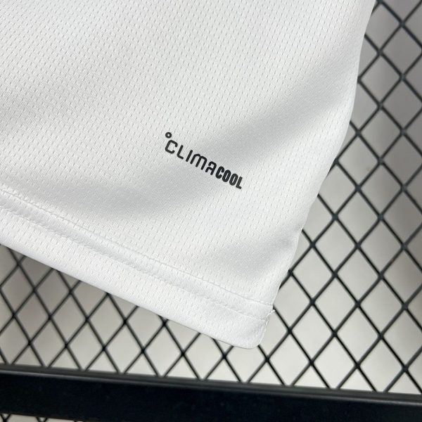 Camiseta Alemania Mundial 2026 Pre-Partido Manga Larga - vista lateral