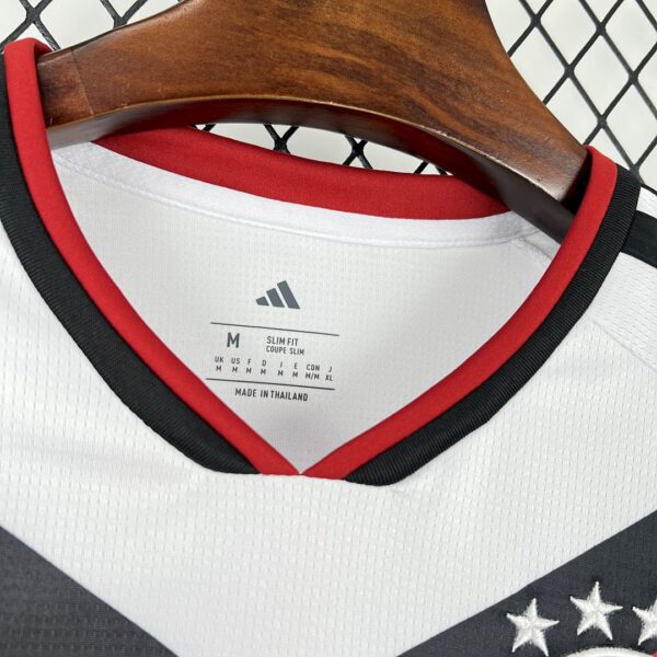 Camiseta Alemania Mundial 2026 Pre-Partido Manga Larga - vista general