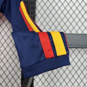 Camiseta España Mundial 2026 Local Mujer - detalle logo Adidas