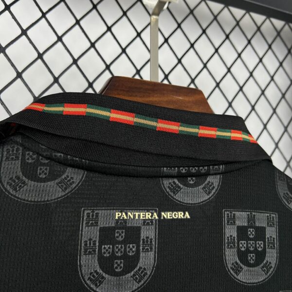 Camiseta Portugal Mundial 2026 Visita Niño - vista lateral izquierda