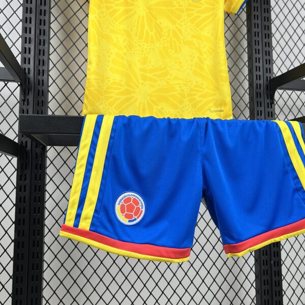 Camiseta Colombia Mundial 2026 Local - detalle del conjunto