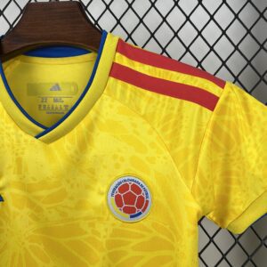 Camiseta Colombia Mundial 2026 Local - detalle del hombro y manga