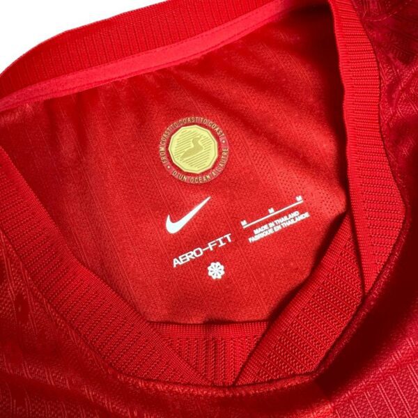 Camiseta Canada Mundial 2026 Local - detalle escudo