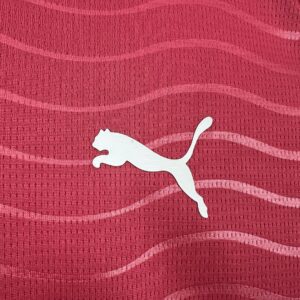 Pantalón corto Portugal Mundial 2026 Local Niño - detalle escudo en pantalón