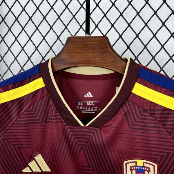 Camiseta Portugal Mundial 2026 Visita Version Jugador - detalle logo Adidas