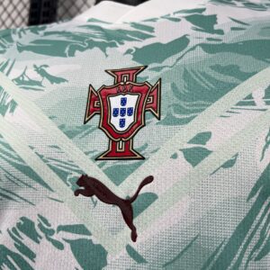 Camiseta Portugal Mundial 2026 Local - vista general con fondo