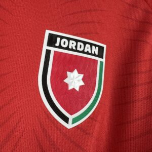 Camiseta Jordania Mundial 2026 Local - detalle bajo y etiqueta