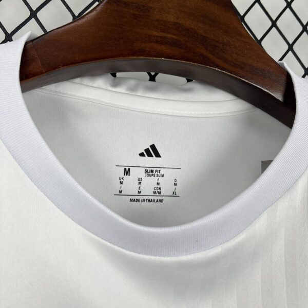 Camiseta Haiti Mundial 2026 Visita - detalle bajo de la camiseta