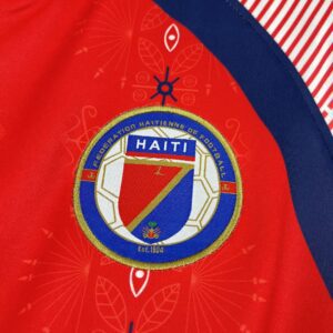 Camiseta Haití Mundial 2026 Local - detalle patrón frontal