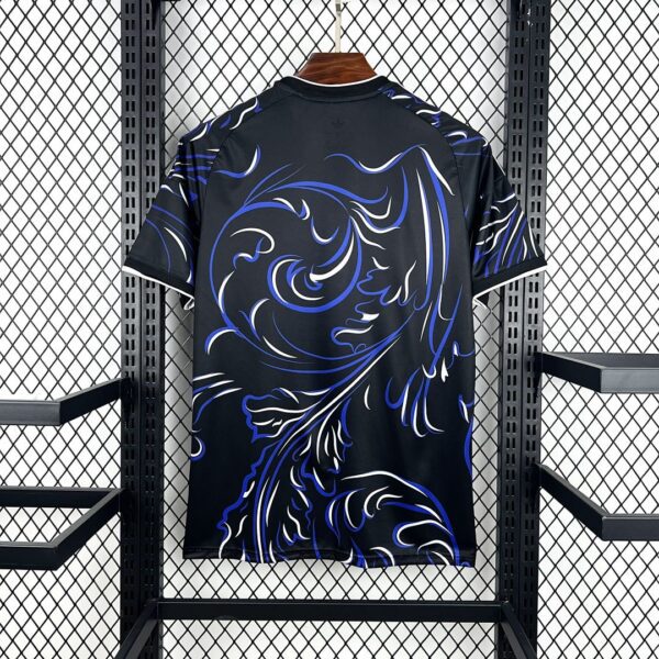 Camiseta Argentina Mundial 2026 Pre-Partido - detalle escudo AFA