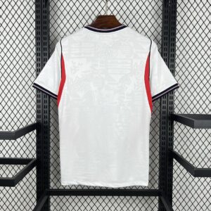 Camiseta Inglaterra Mundial 2026 Pre-Partido - detalle cuello y hombro
