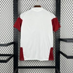 Camiseta Alemania Mundial 2026 Local - detalle escudo