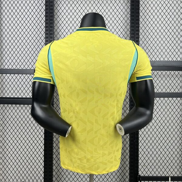 Camiseta Brasil 2026 Local - detalle escudo
