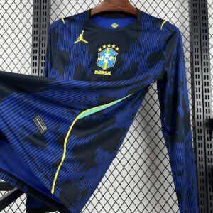 Camiseta Brasil 2026 Visita - detalle escudo