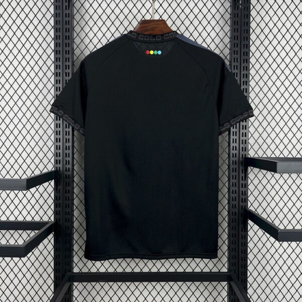 Camiseta Colo Colo 2026/27 Visita - detalle escudo
