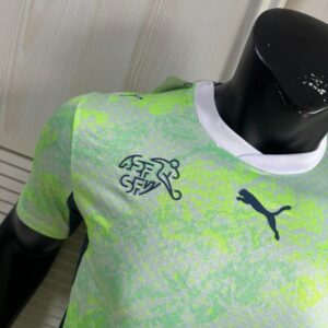 Camiseta Suiza Mundial 2026 Local - detalle escudo
