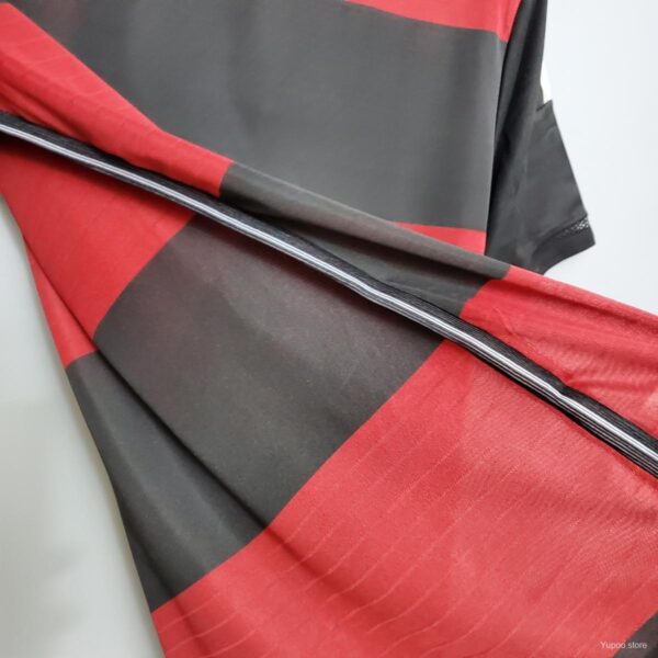 Camiseta Alemania Mundial 2026 Local - detalle escudo