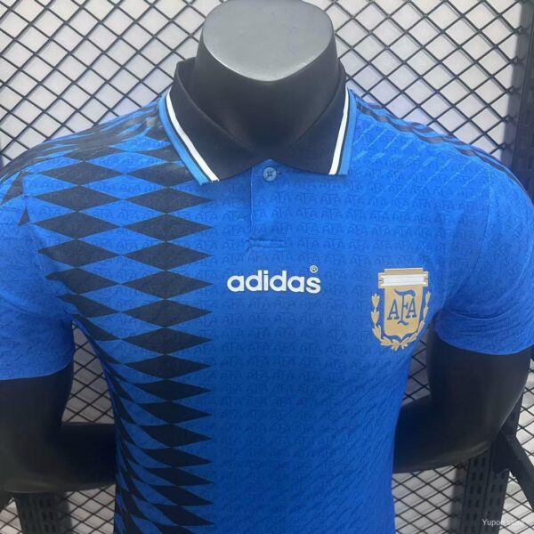 Camiseta Argentina Mundial 2026 Local - detalle escudo