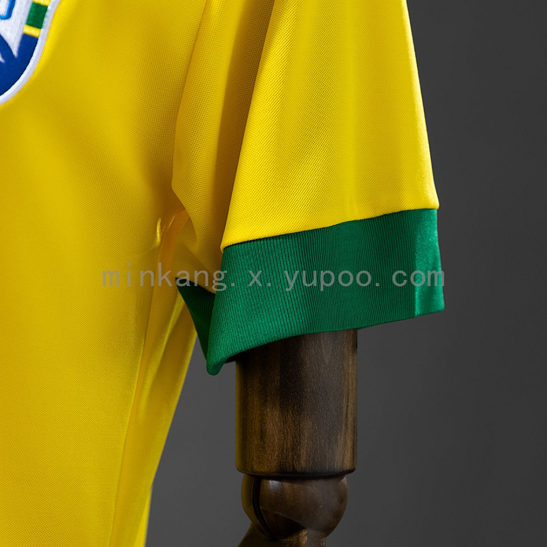 Camiseta Brasil 1958 Retro Local - detalle escudo