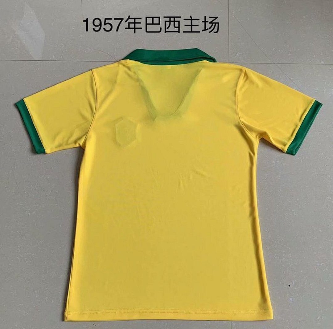 Camiseta Brasil 1957 Retro Local - detalle escudo