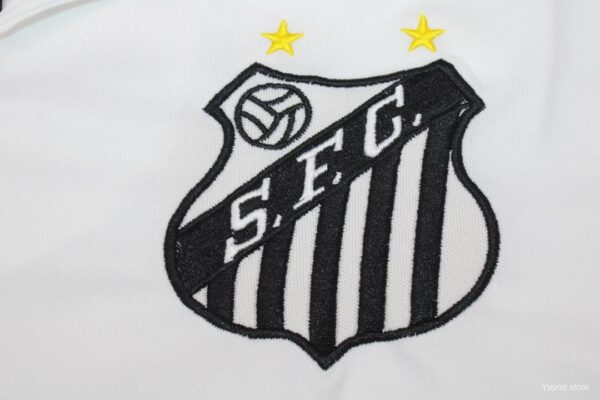 Camiseta Santos FC Clásica Local - detalle escudo