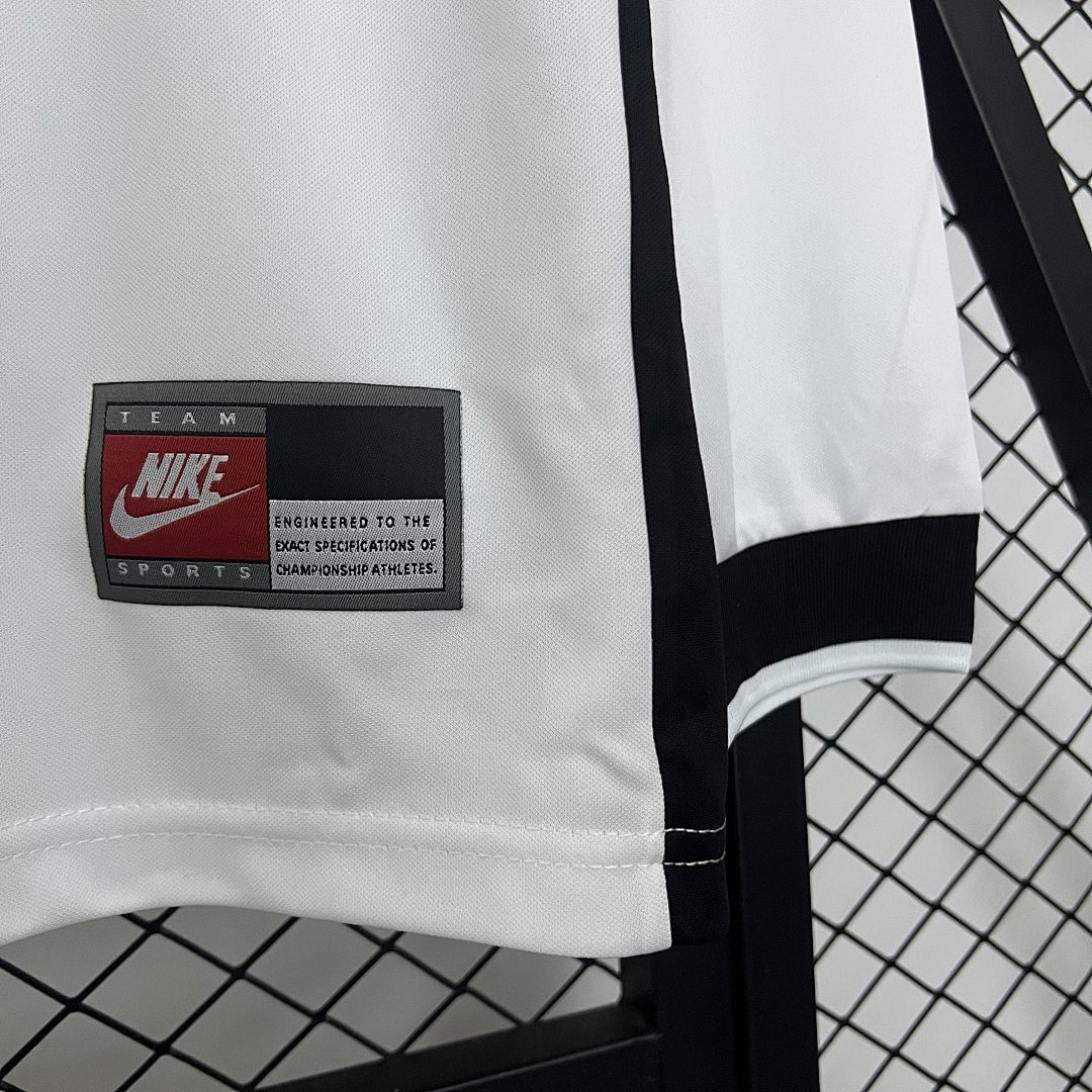 Camiseta Colo Colo 1997/98 Retro Manga Larga Local - detalle escudo