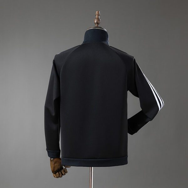 Chaqueta Colo Colo 2026/27 Originals Negra - detalle escudo