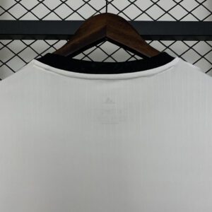 Camiseta Colo Colo 2025/26 Local Souvenir - detalle escudo