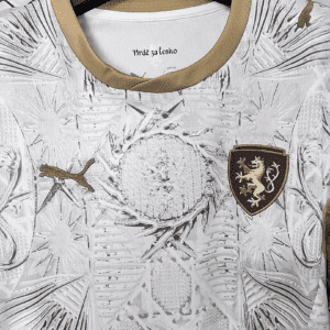 Camiseta República Checa 2026 Visita - detalle escudo