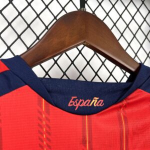 Camiseta España 2026 Local - detalle escudo