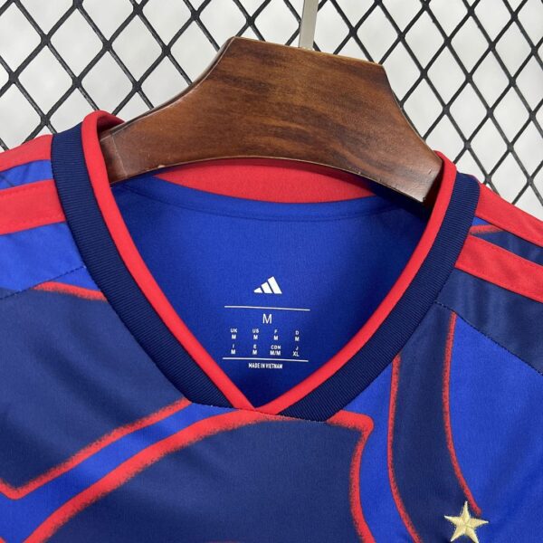 Camiseta Universidad de Chile 2026/27 Local - detalle escudo