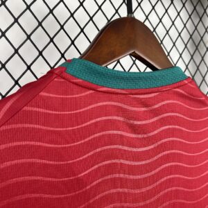 Camiseta Portugal 2026 Visita Mujer - detalle escudo