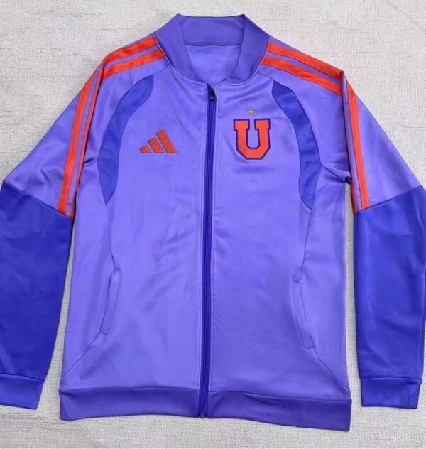 Buzo Universidad de Chile 2026/27 Morado - detalle escudo