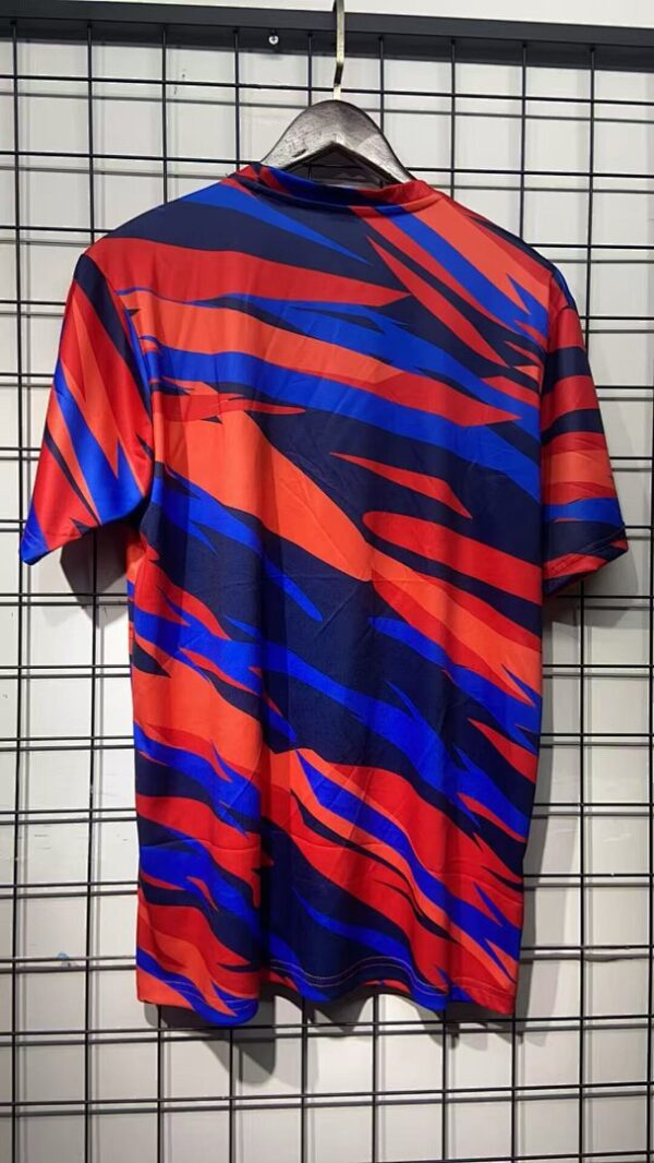 Camiseta Universidad de Chile 2025/2026 Entrenamiento - detalle escudo