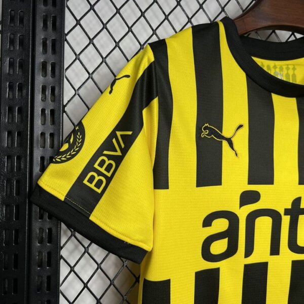 Camiseta Peñarol 2024/25 Local Niño - detalle escudo