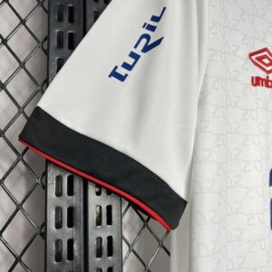 Camiseta Nacional 2024/25 Local - detalle escudo