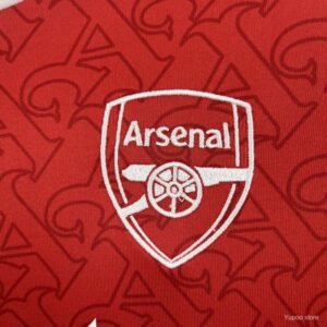 Camiseta Arsenal 2023/24 Local - detalle escudo