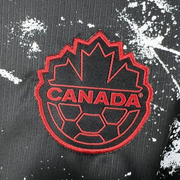 Camiseta Canada 2026 Visita - detalle escudo